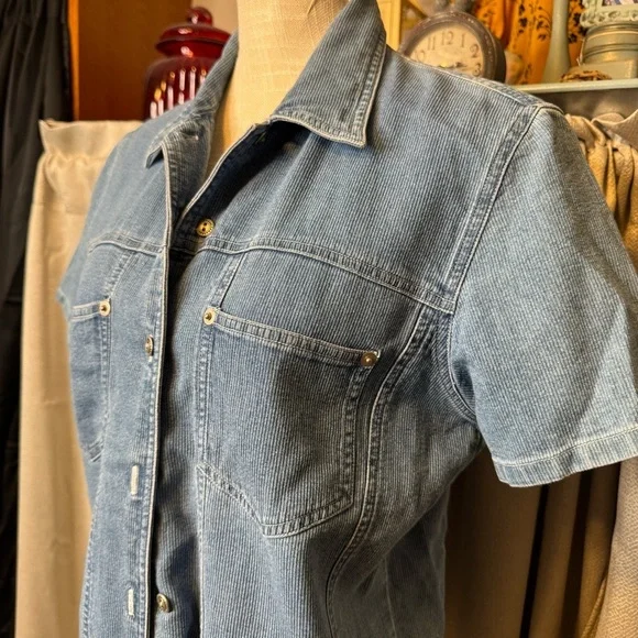 St. John's Bay Blue Denim Button Down Shirt Size Medium - Picture 4 of 7